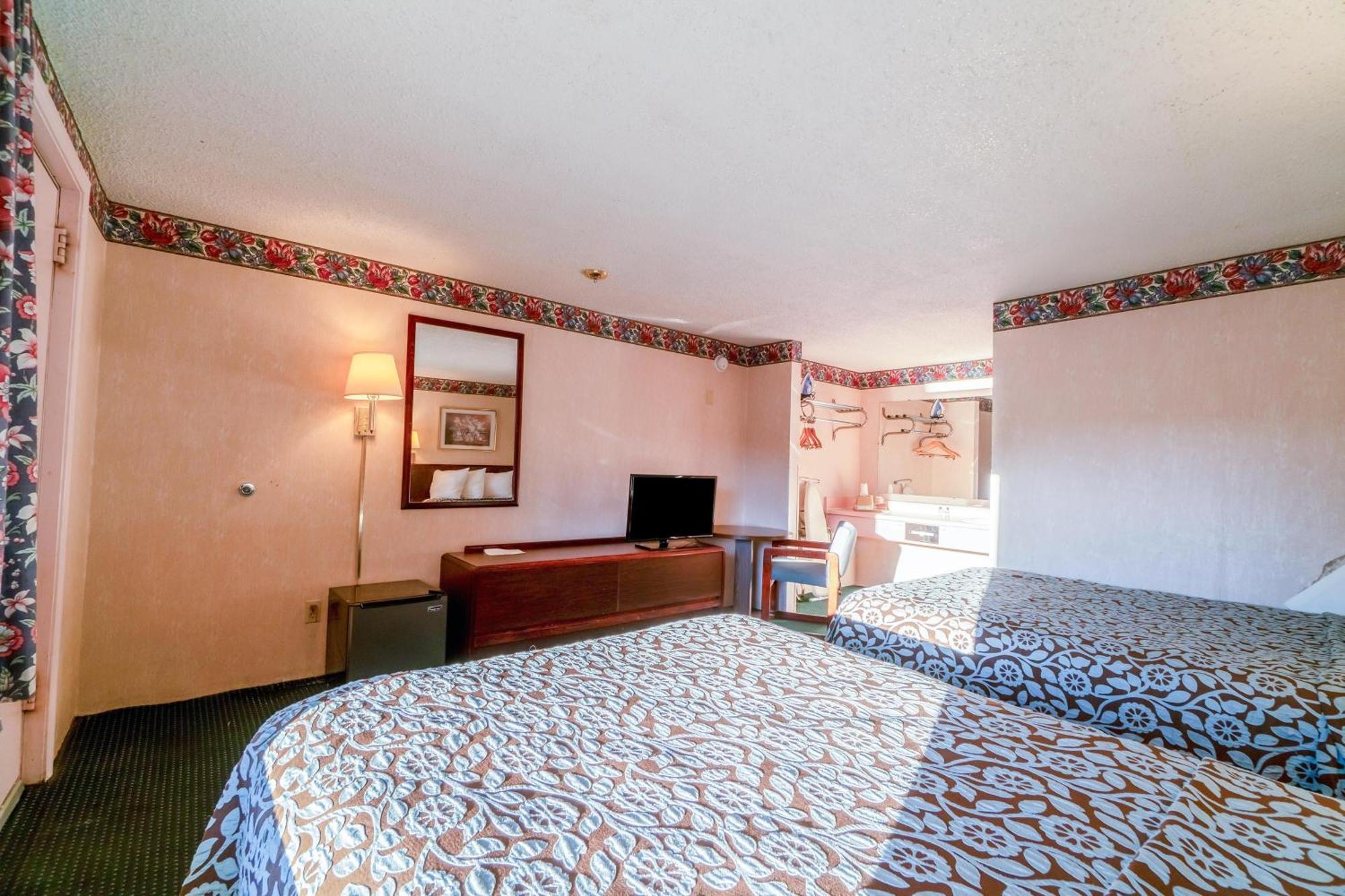 Motel Ozark Junction Mountain View By Oyo Esterno foto