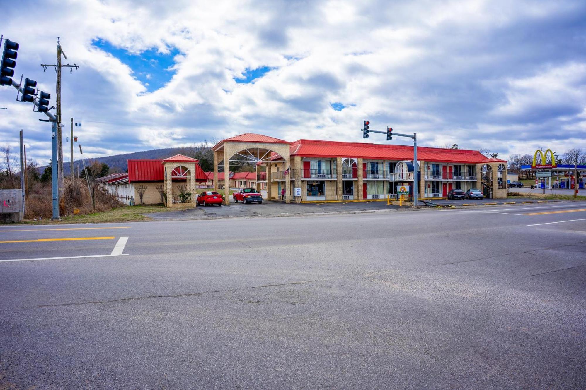 Motel Ozark Junction Mountain View By Oyo Esterno foto