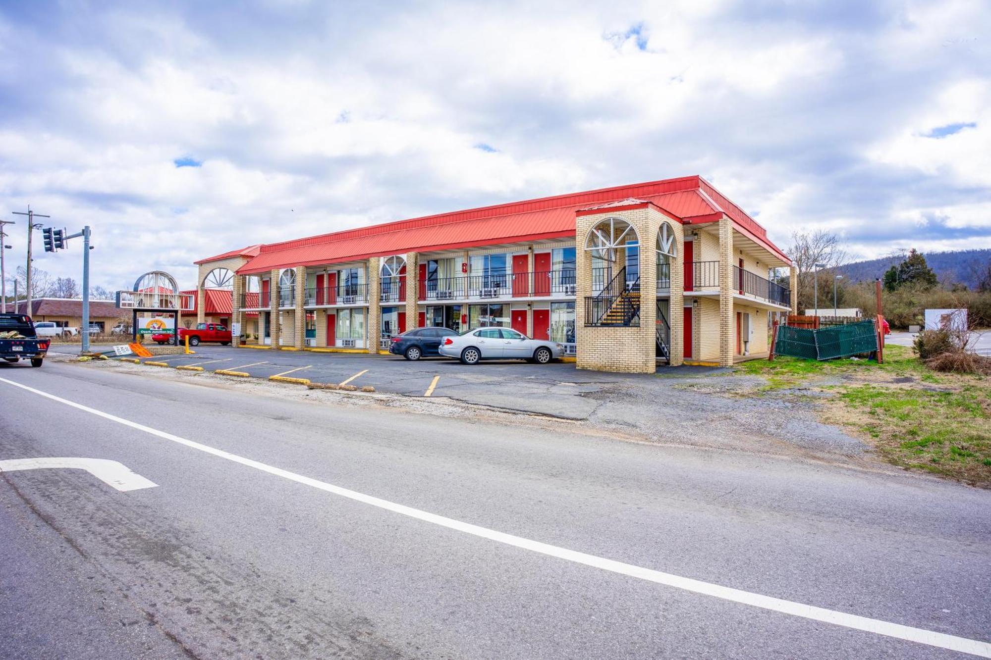 Motel Ozark Junction Mountain View By Oyo Esterno foto