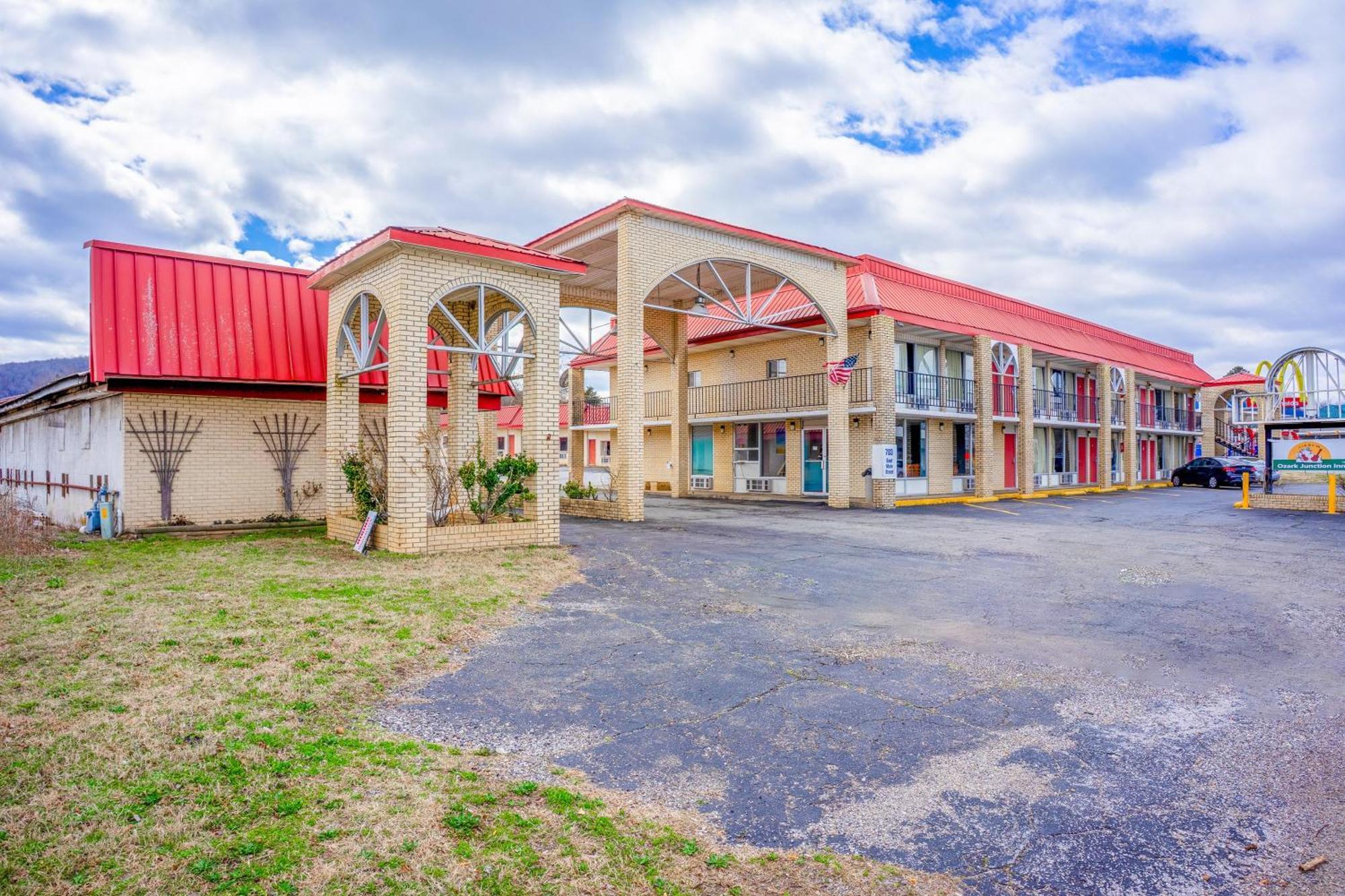 Motel Ozark Junction Mountain View By Oyo Esterno foto